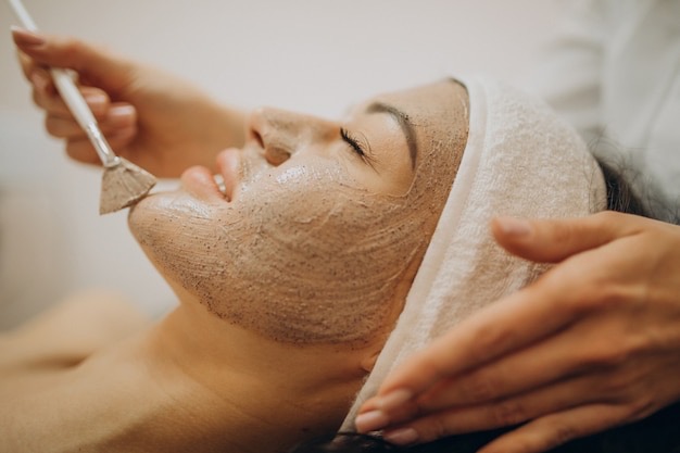 Micro-Sponge Seaweed Skin Renewal Facial